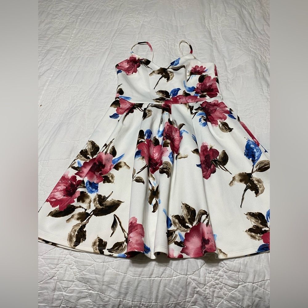 Soprano Floral Dress Sz M